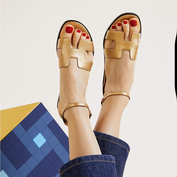 💕HP💕Hermes Santorini sandal dore (metallic gold) - Picture 4 of 8